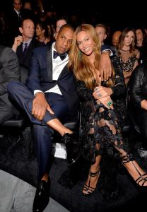 Along side his Queen, Jay Z also went with a navy suit.